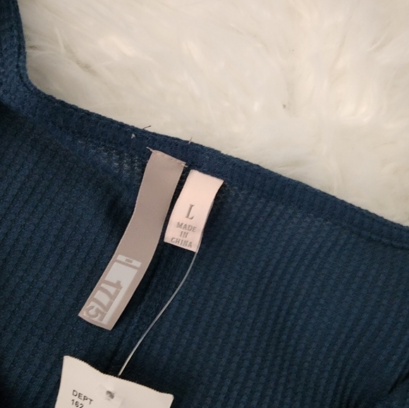 1775 Crochet detail sleeves waffle knit top size Large. New. - Picture 8 of 8